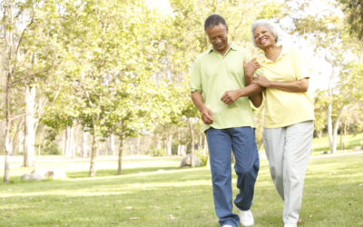 Brisk Walks May Help, Not Harm, Arthritic Knees